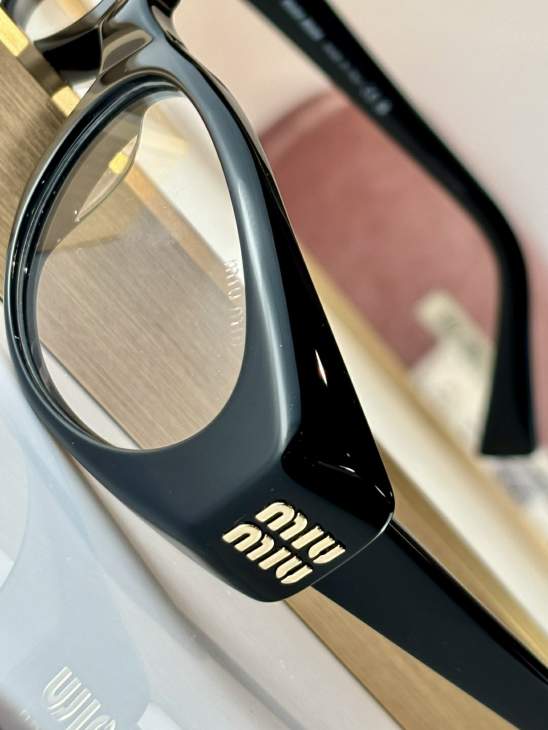 Picture of Miu Miu Sunglasses _SKUfw77894001fw